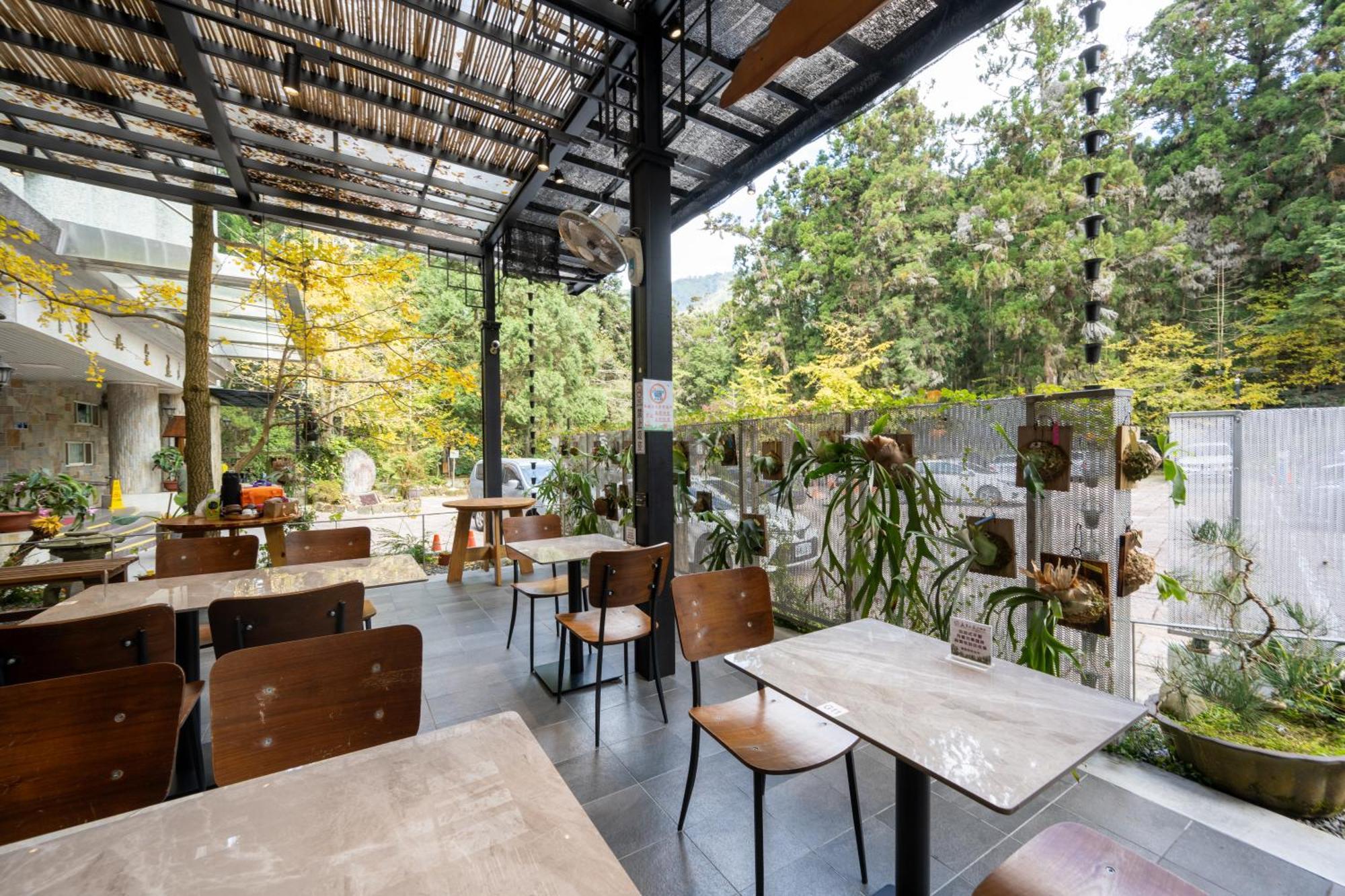 Ginkgo Hotel Lugu Buitenkant foto